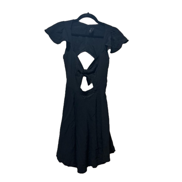 Reformation Dresses & Skirts - Reformation Knot dress with Peakaboo Front and Open Back Size Small